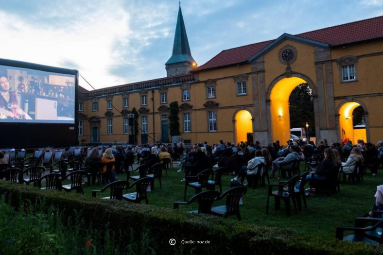 Open-Air-Kino im Schlossinnenhof